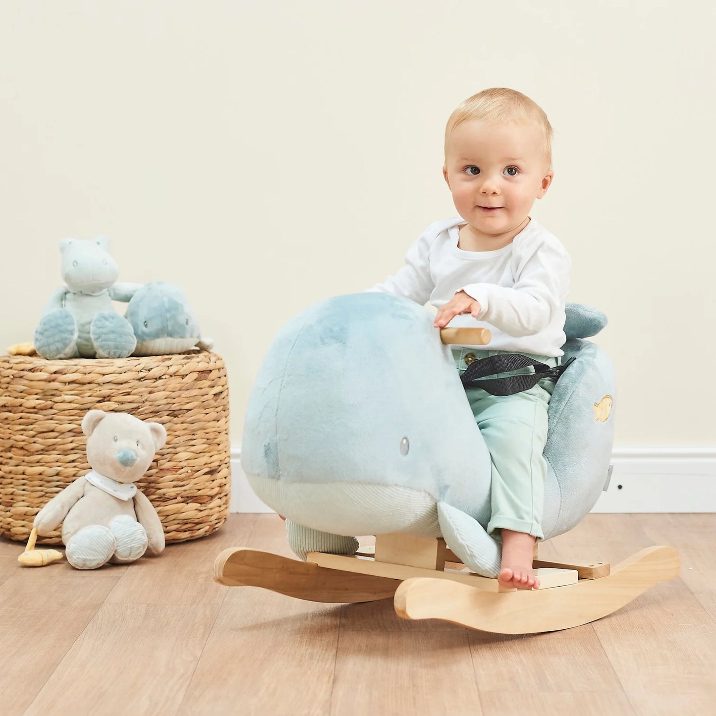 ROMEO, JULES & SALLY Rocker whale
