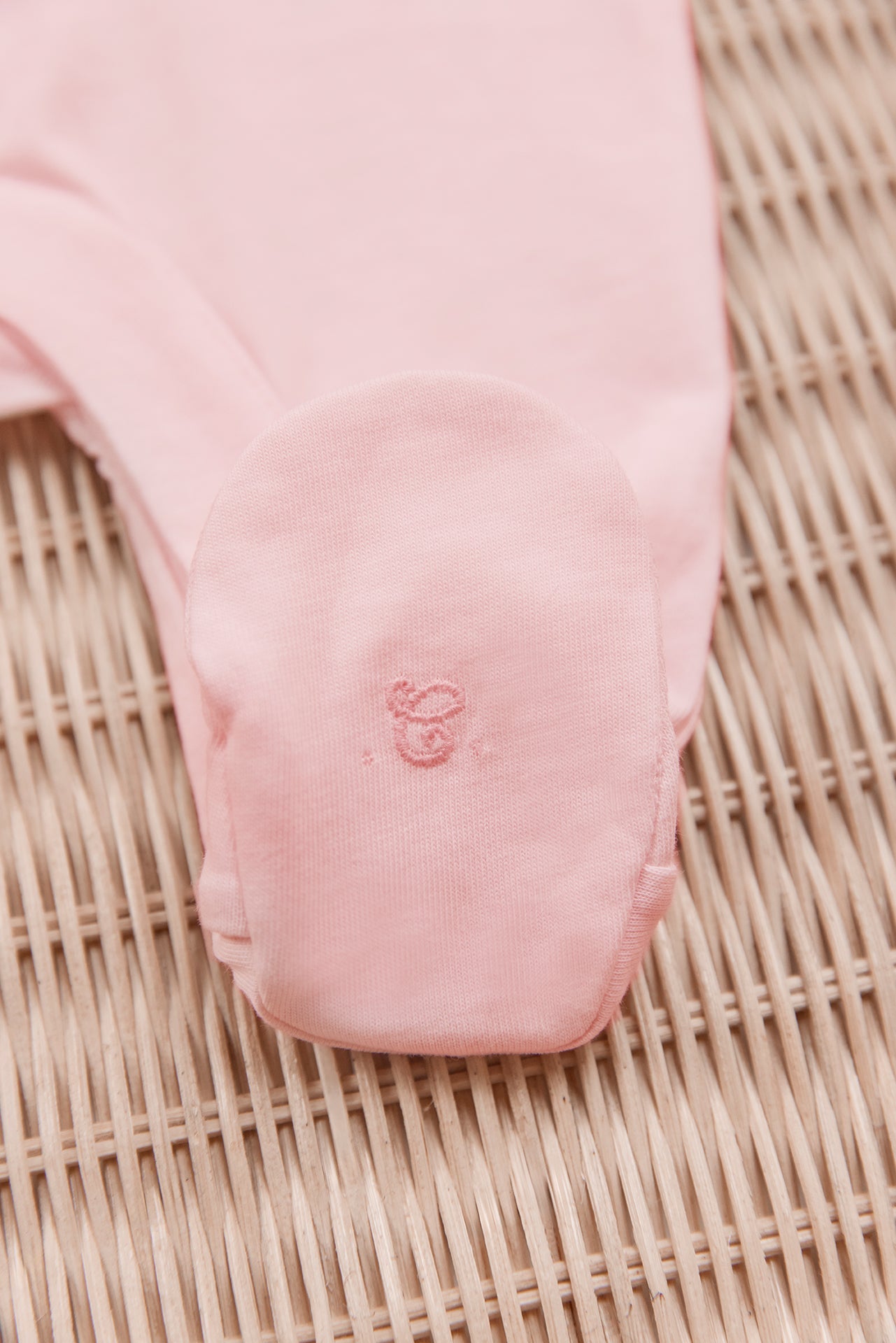 Pajamas
Pale pink cotton Embrodery