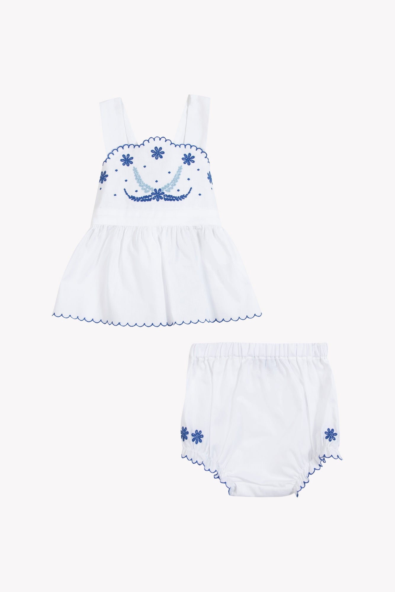 Outfit short
White cotton Embrodery