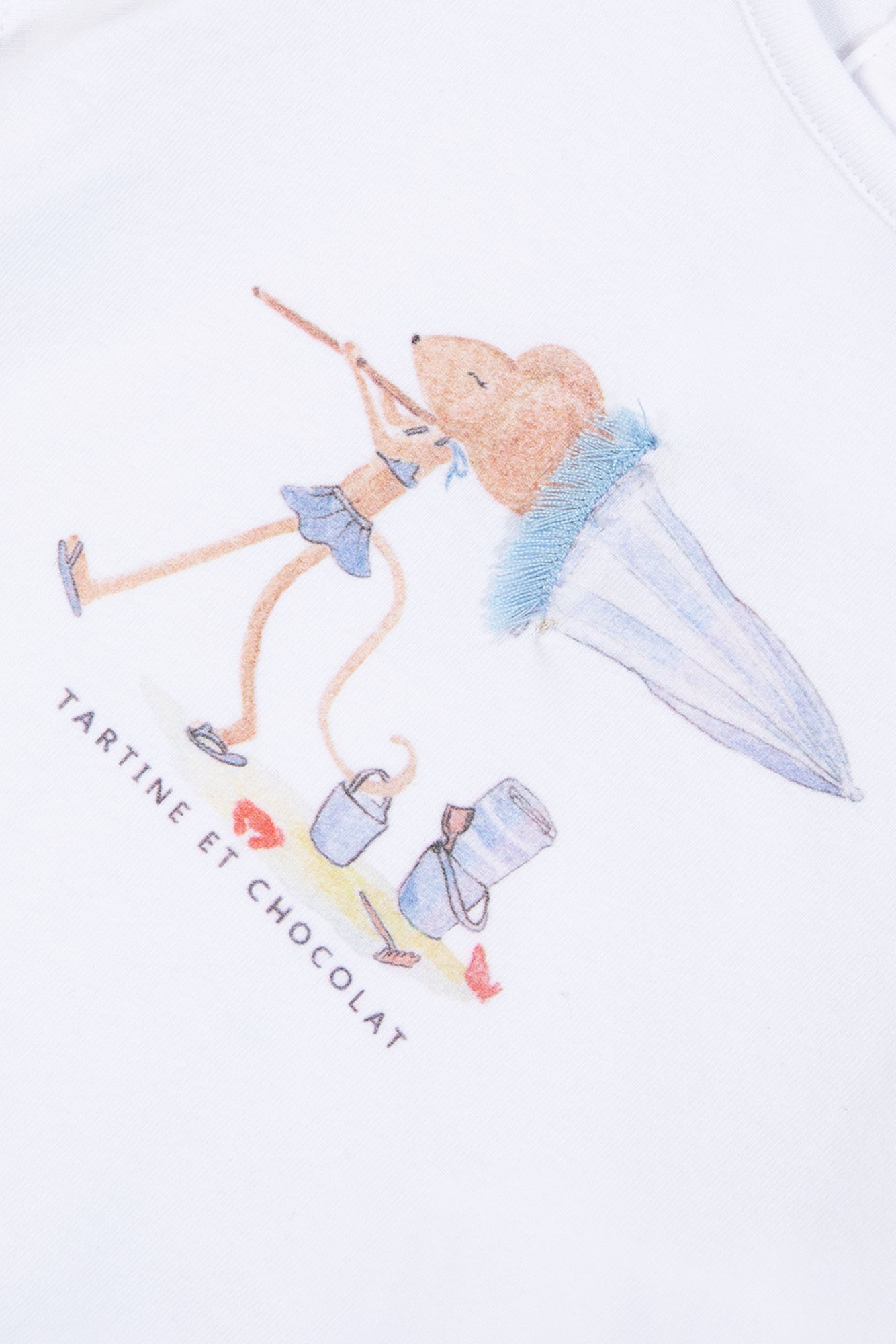 T-shirt
White cotton Illustration beach