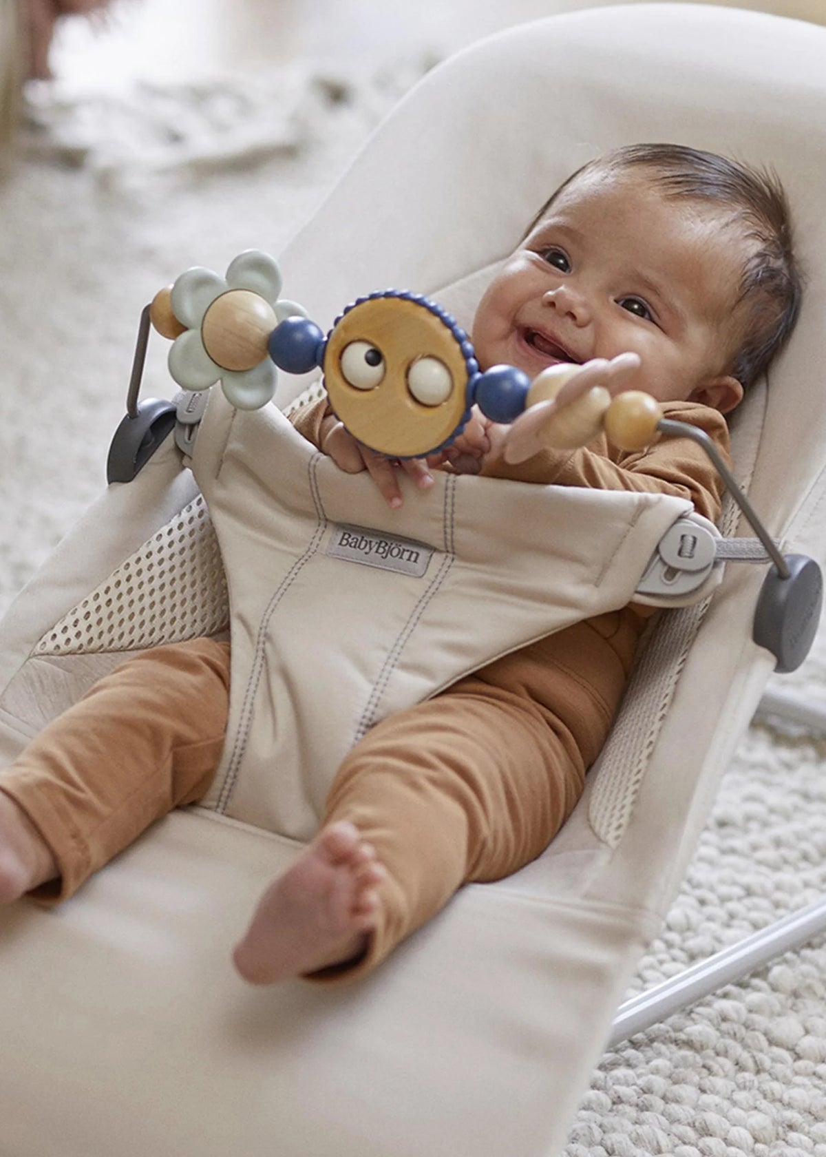BabyBjörn - Toy for Bouncer | Googly Eyes Pastel