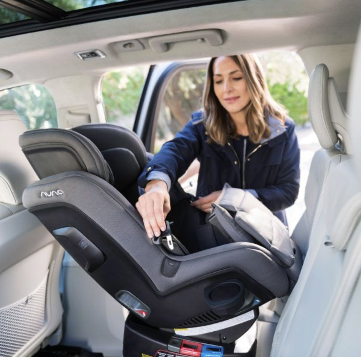 Nuna Rava Convertible Car Seat from newborn to 7 years - Black