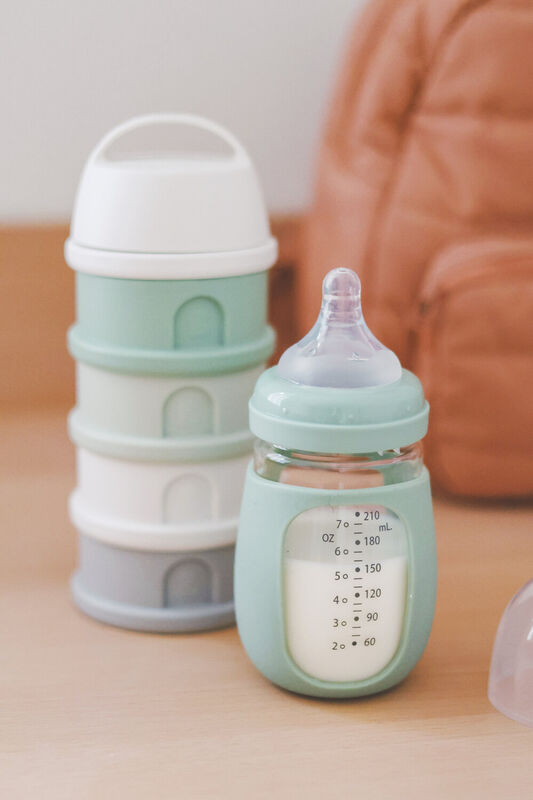 Formula Milk Container - 4 Compartments - Cottonwhite / Sagegreen