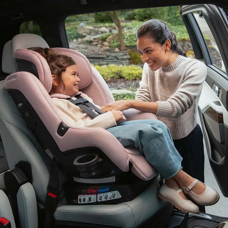 Nuna Rava Convertible Car Seat from newborn to 7 years - Black