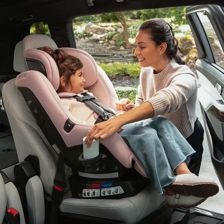 Nuna Rava Convertible Car Seat from newborn to 7 years - Black