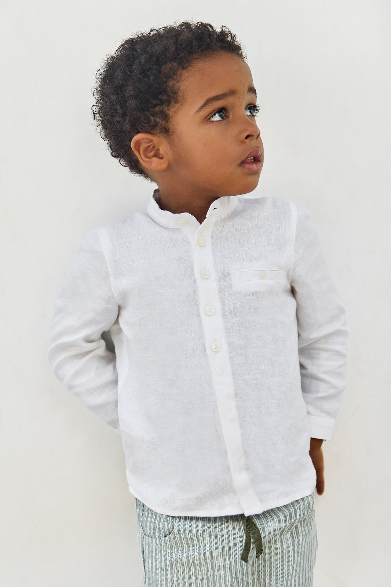 Shirt
White Linen Mao collar