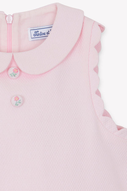 Dress
Pink Peter pan collar