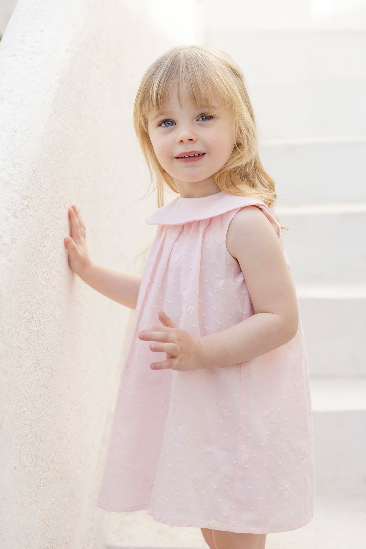 Dress
Pink powdered cotton Peter pan collar