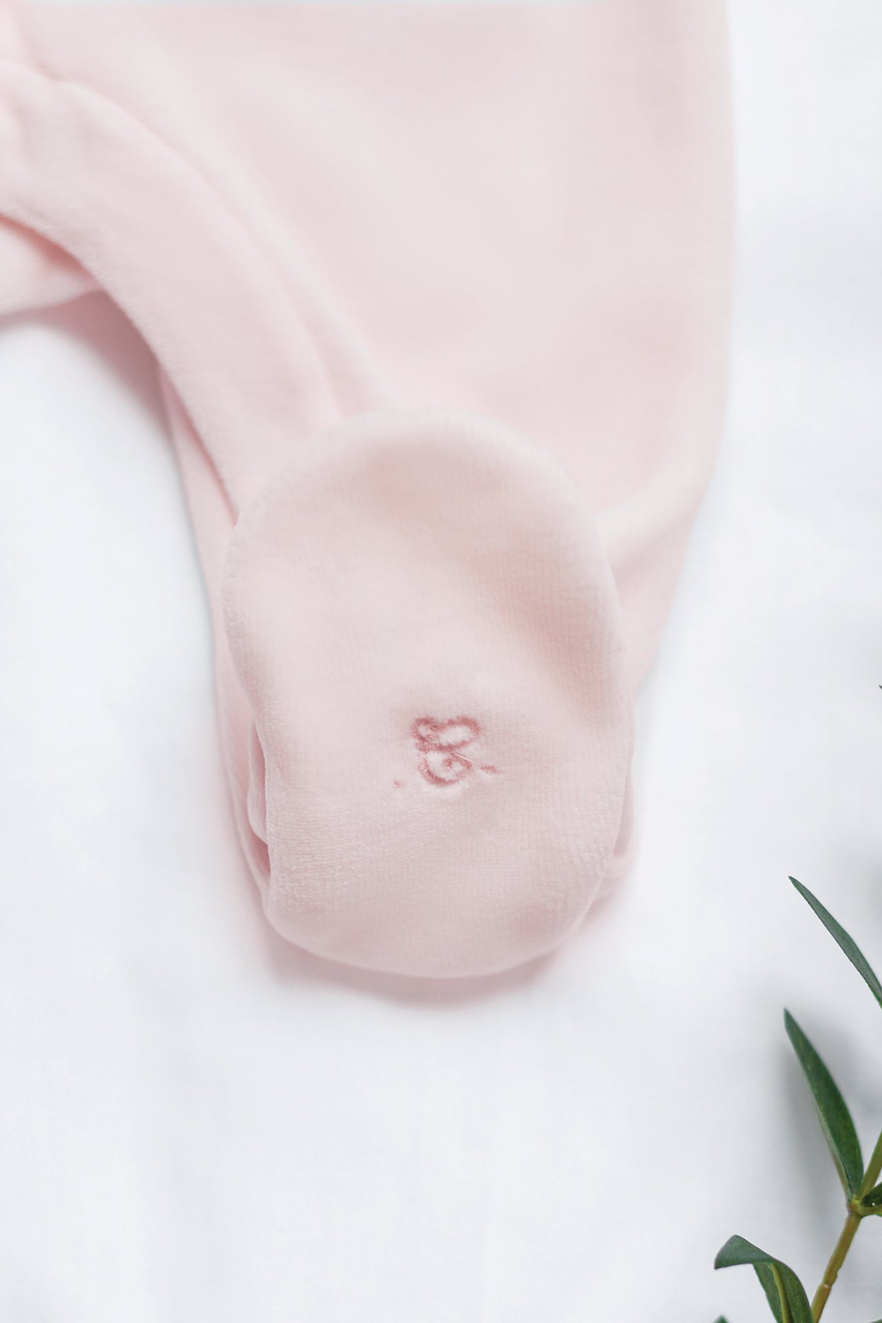 Pajamas
Pale pink Velvet Peter pan collar