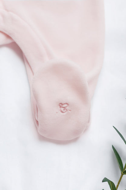 Pajamas
Pale pink Velvet Peter pan collar