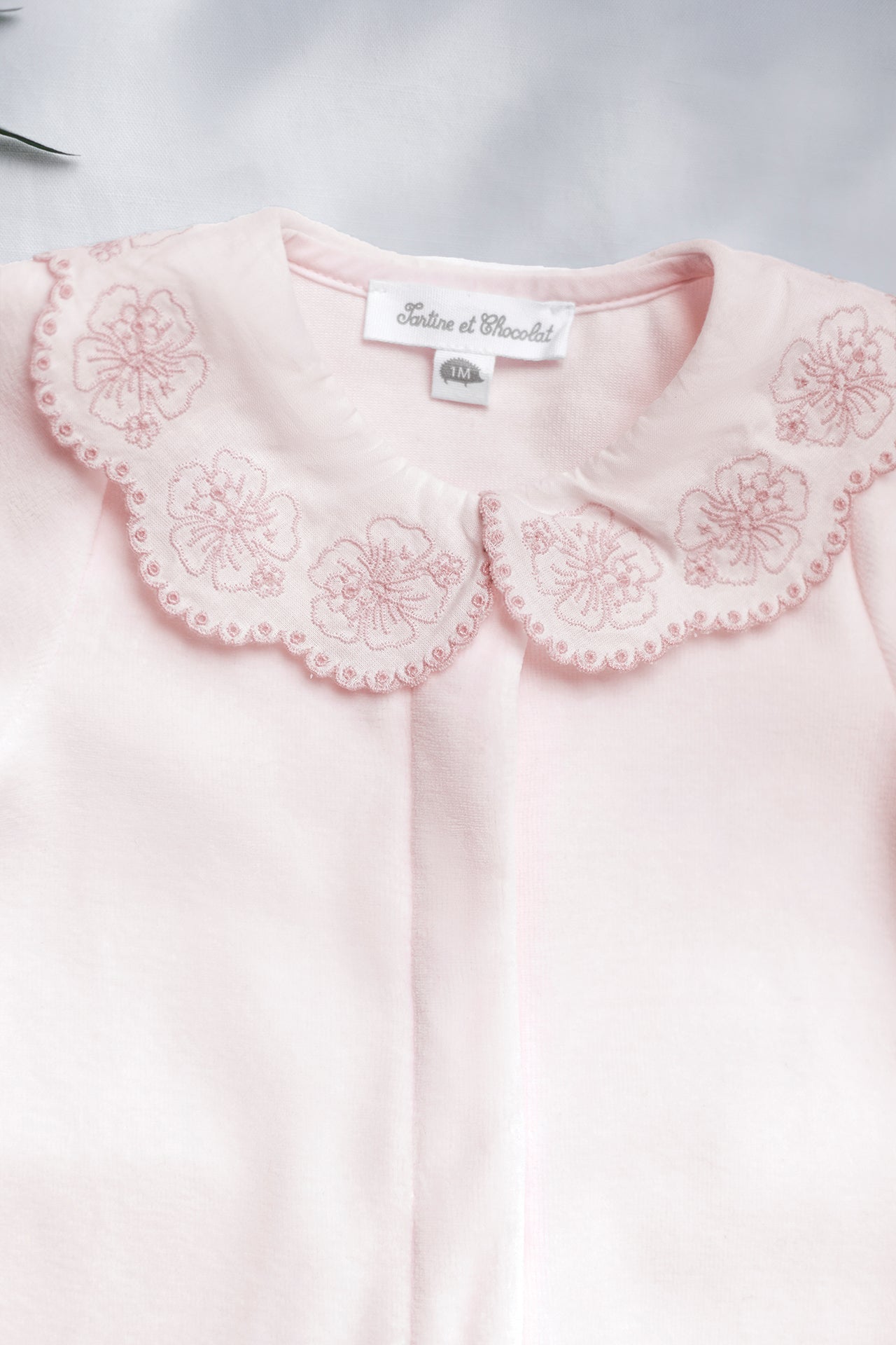 Pajamas
Pale pink Velvet Peter pan collar