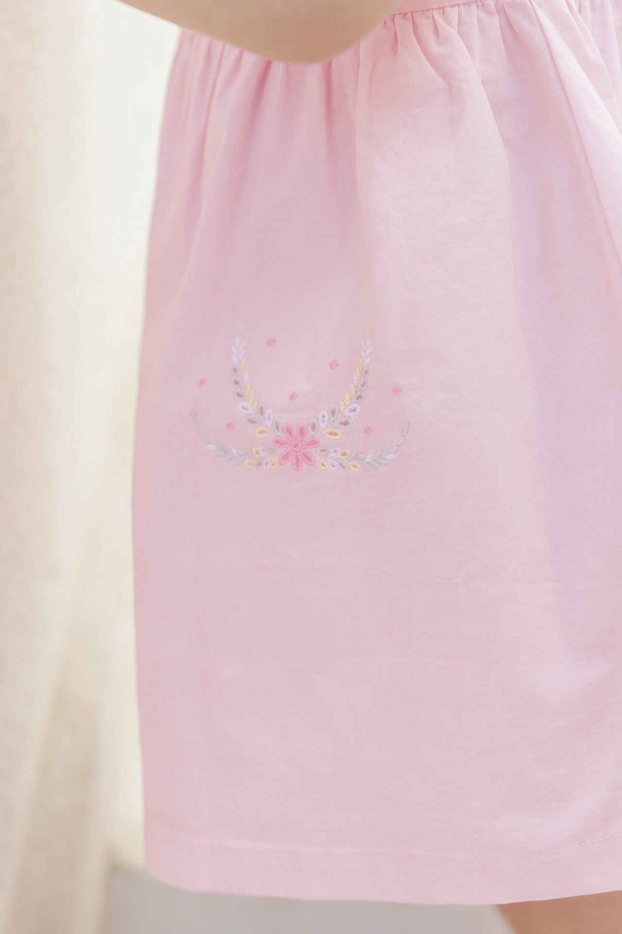 Dress
Pale pink cotton Embrodery