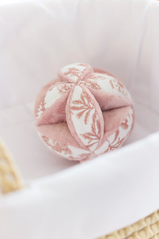 Sensory ball
Print inspiration Toile de Jouy Pink