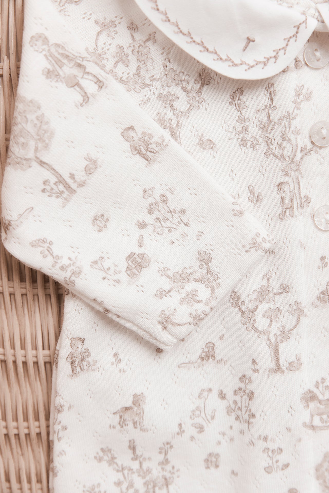 Pajamas
Ecru cotton Print fantasy garden
