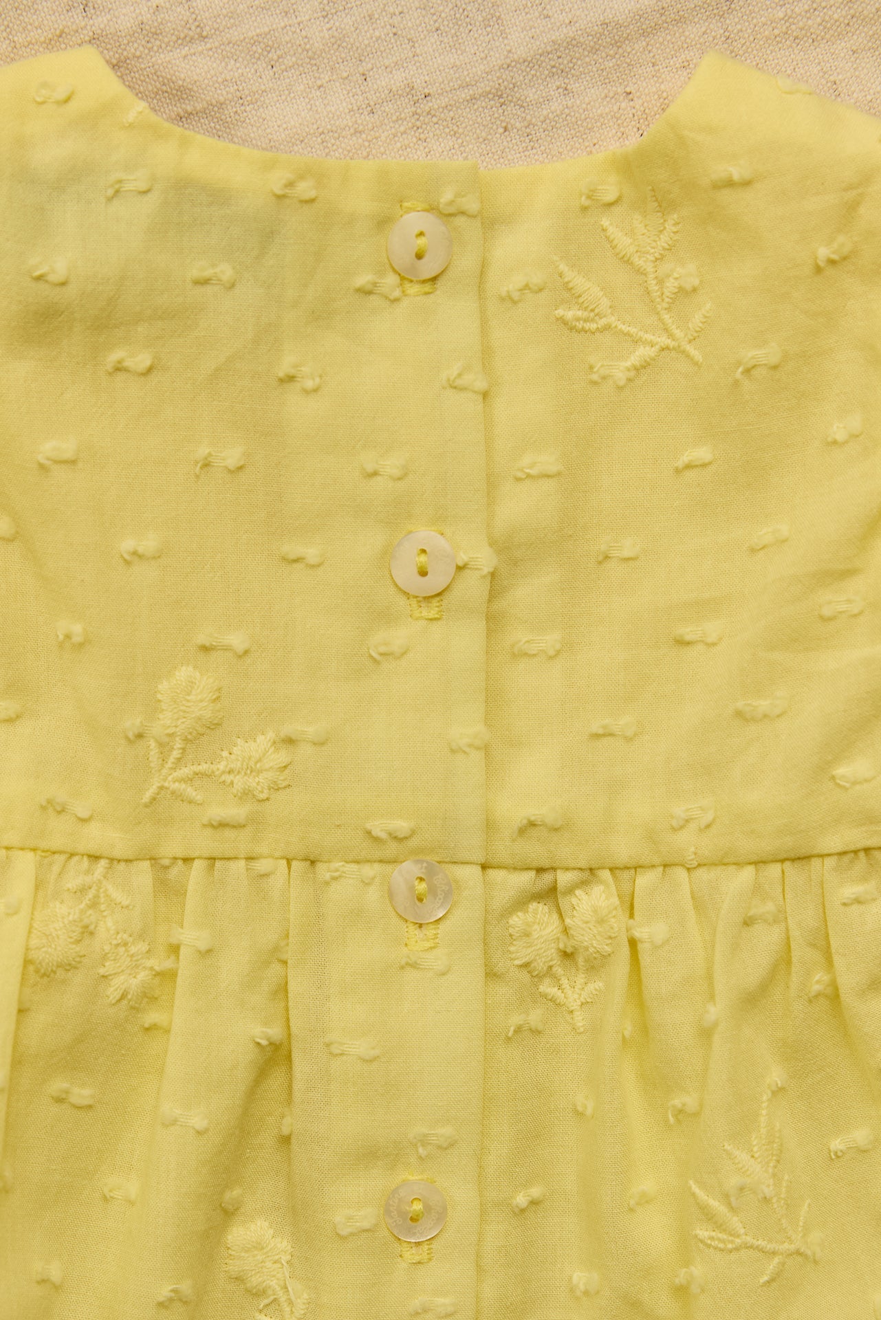 Outfit short
Citrus cotton Plumetis