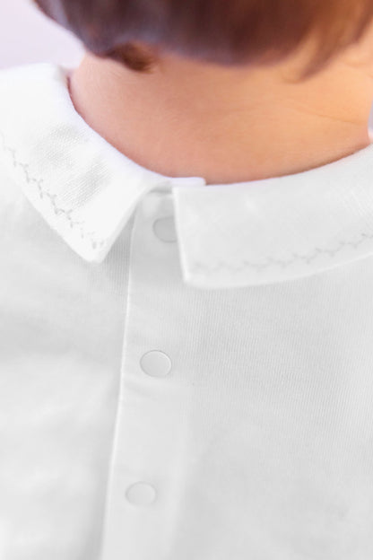 Body
White cotton Pointed collar TC