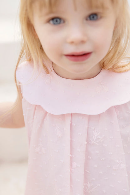 Dress
Pink powdered cotton Peter pan collar