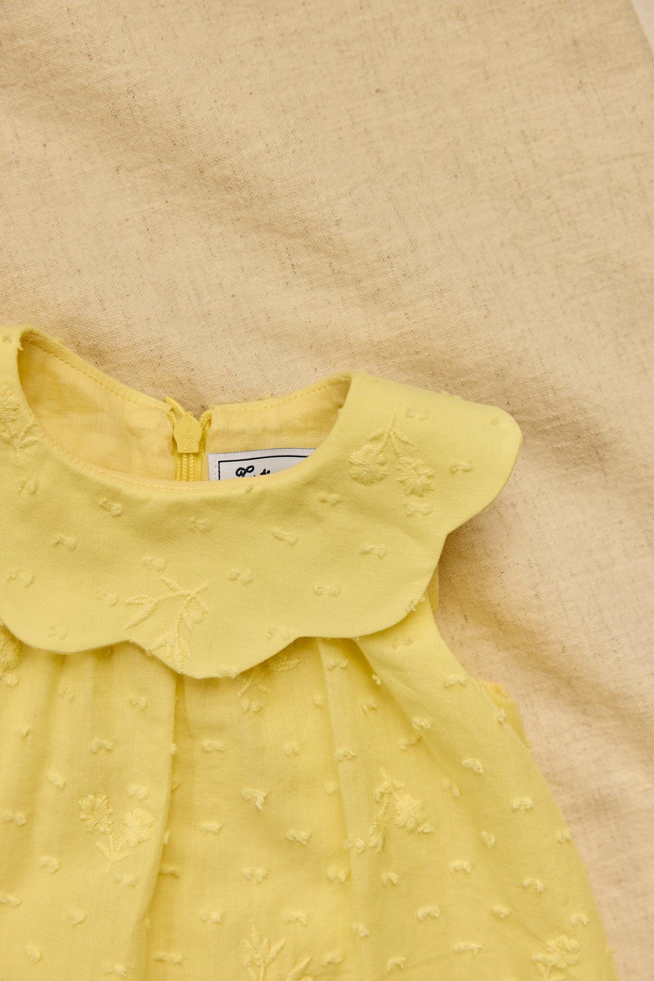 Dress
Citrus cotton Peter pan collar