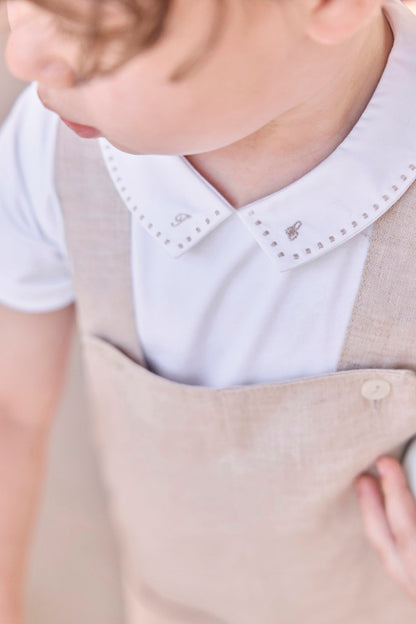 Body
White cotton Pointed collar