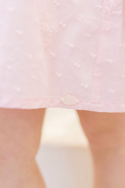 Dress
Pink powdered cotton Peter pan collar