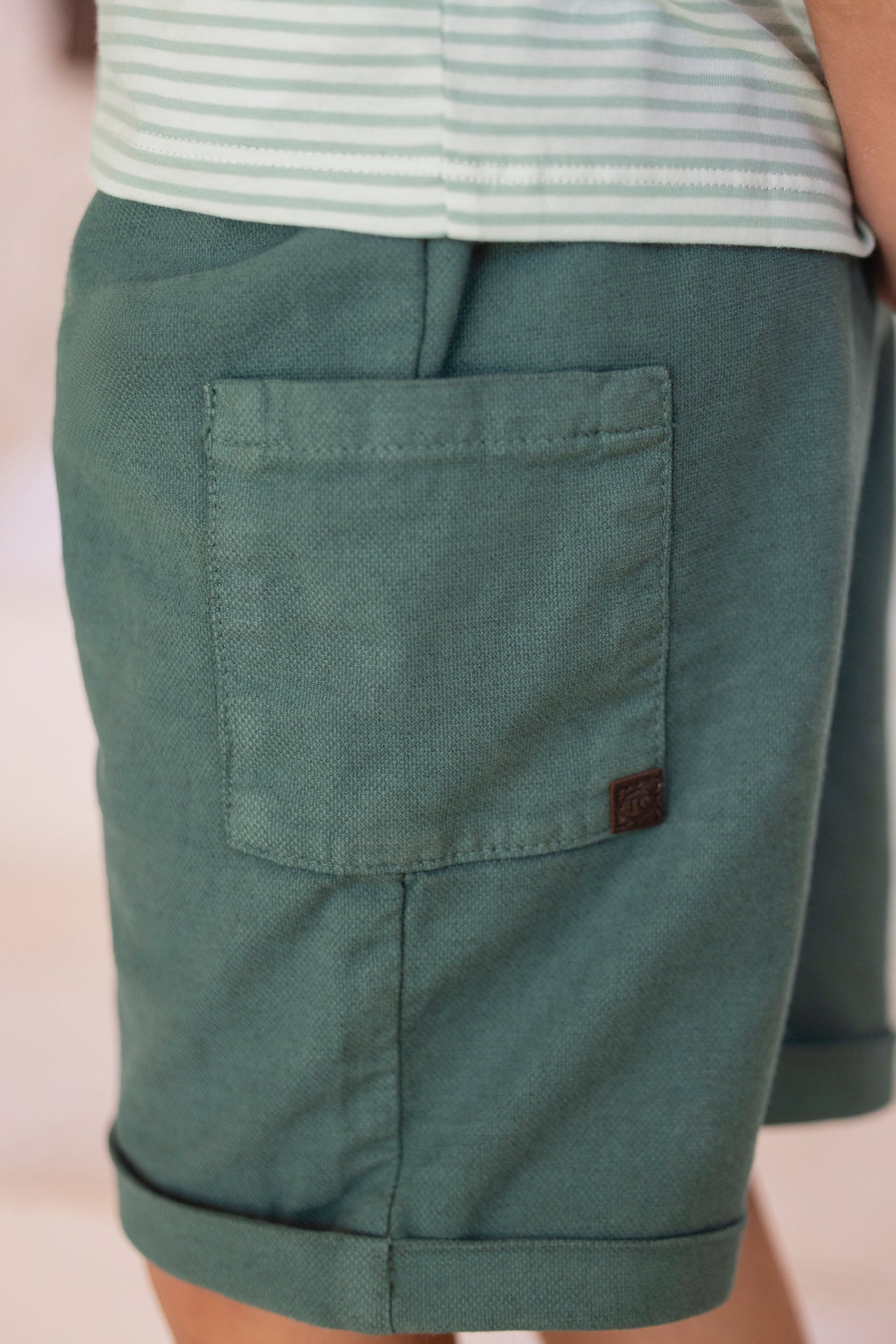 Short
Khaki Hem cotton