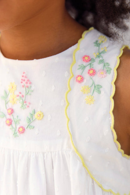 Dress
White cotton Plumetis