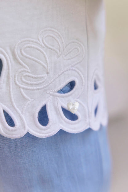 TEESHIRTB | T-shirt
White cotton Embroidered