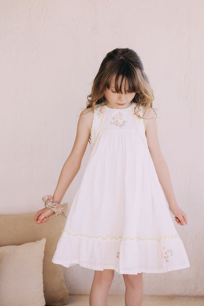 Dress
White cotton Plumetis