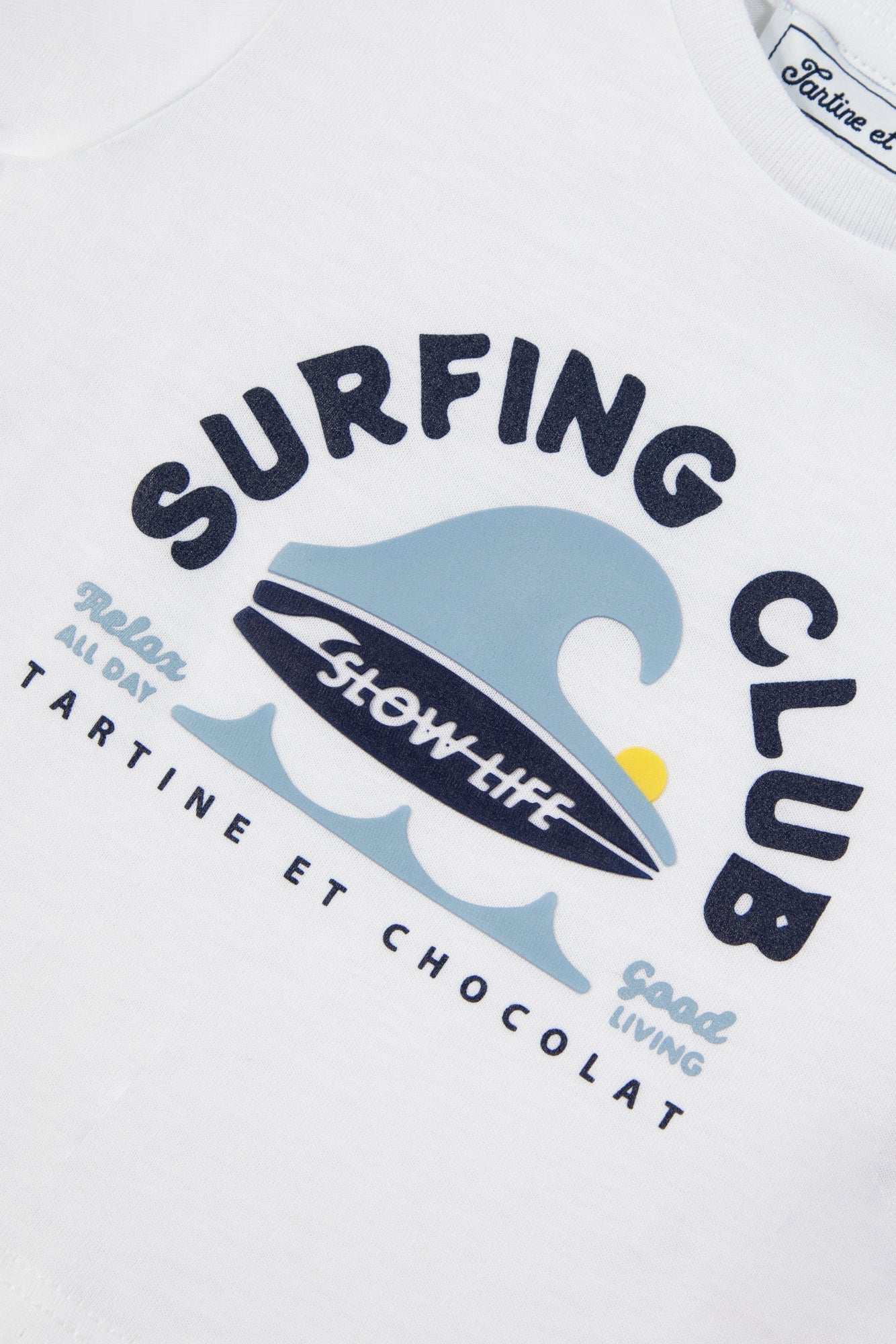 T-shirt
White cotton surfing club