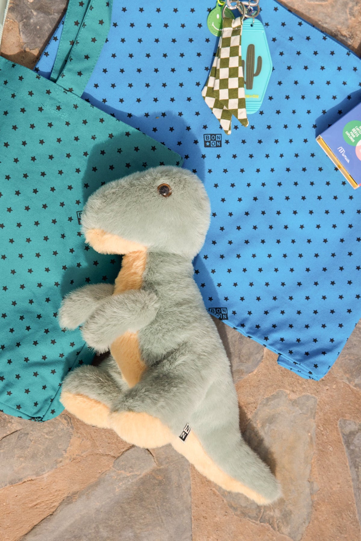 Plush
Dino Sacha Blue