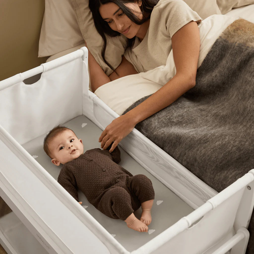 SnuzPod5 Bedside Crib White